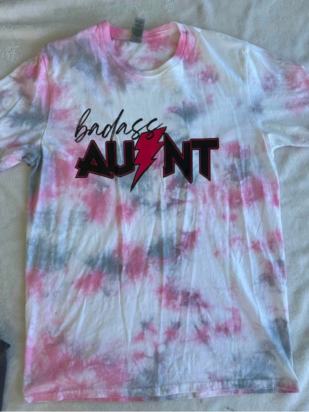 Gildan White Pink Gray Tie-Dye "Badass Aunt" Tee - Picture 1 of 3